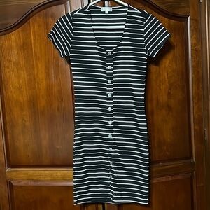 🌺 RILEY and JAMES striped black & white dress Size S